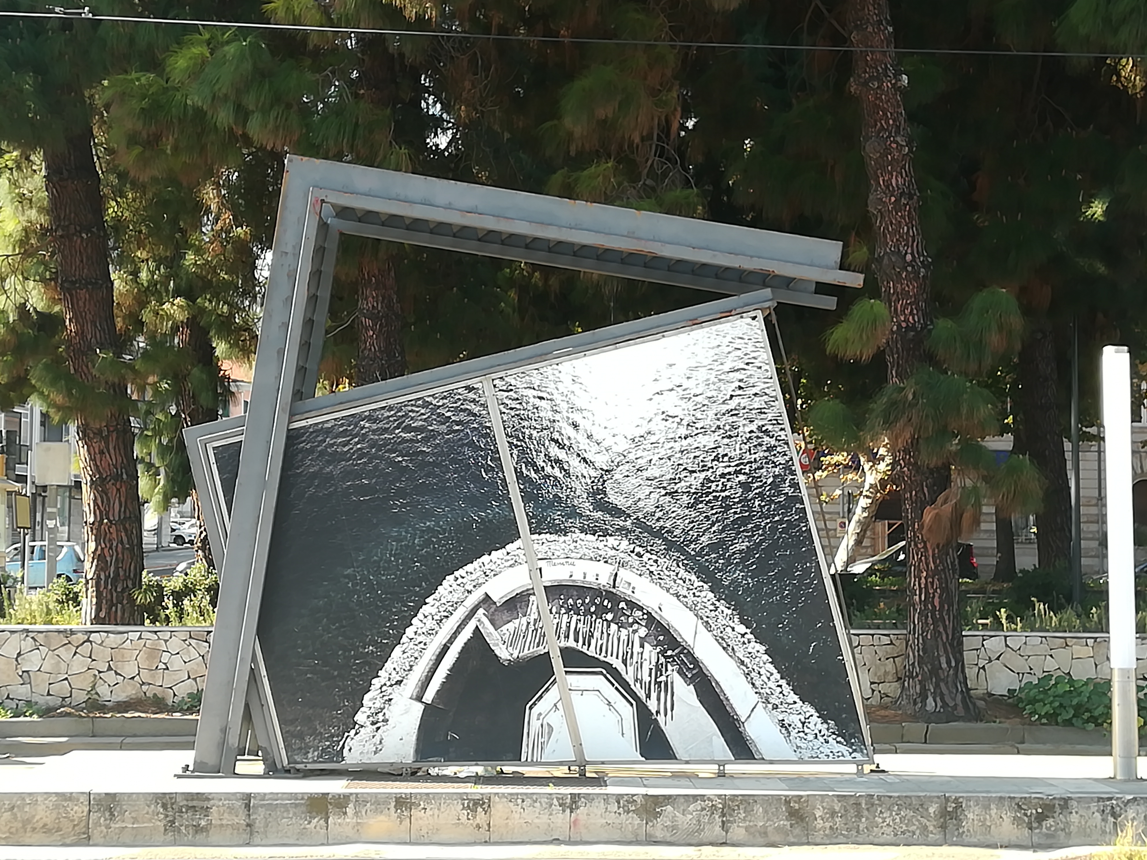 Boccetta - Lorenzo Cassarà - Pensilina tram - Distrart - Messina